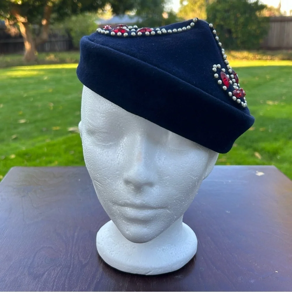 Vintage Velvet Felt Navy Blue Beret Cap Hat Pillbox Hat Red Rhinestones Pearls - Picture 4 of 10